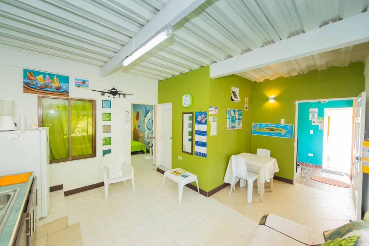 Apartamentos Turisticos El Conquistador San Andrés Exterior photo